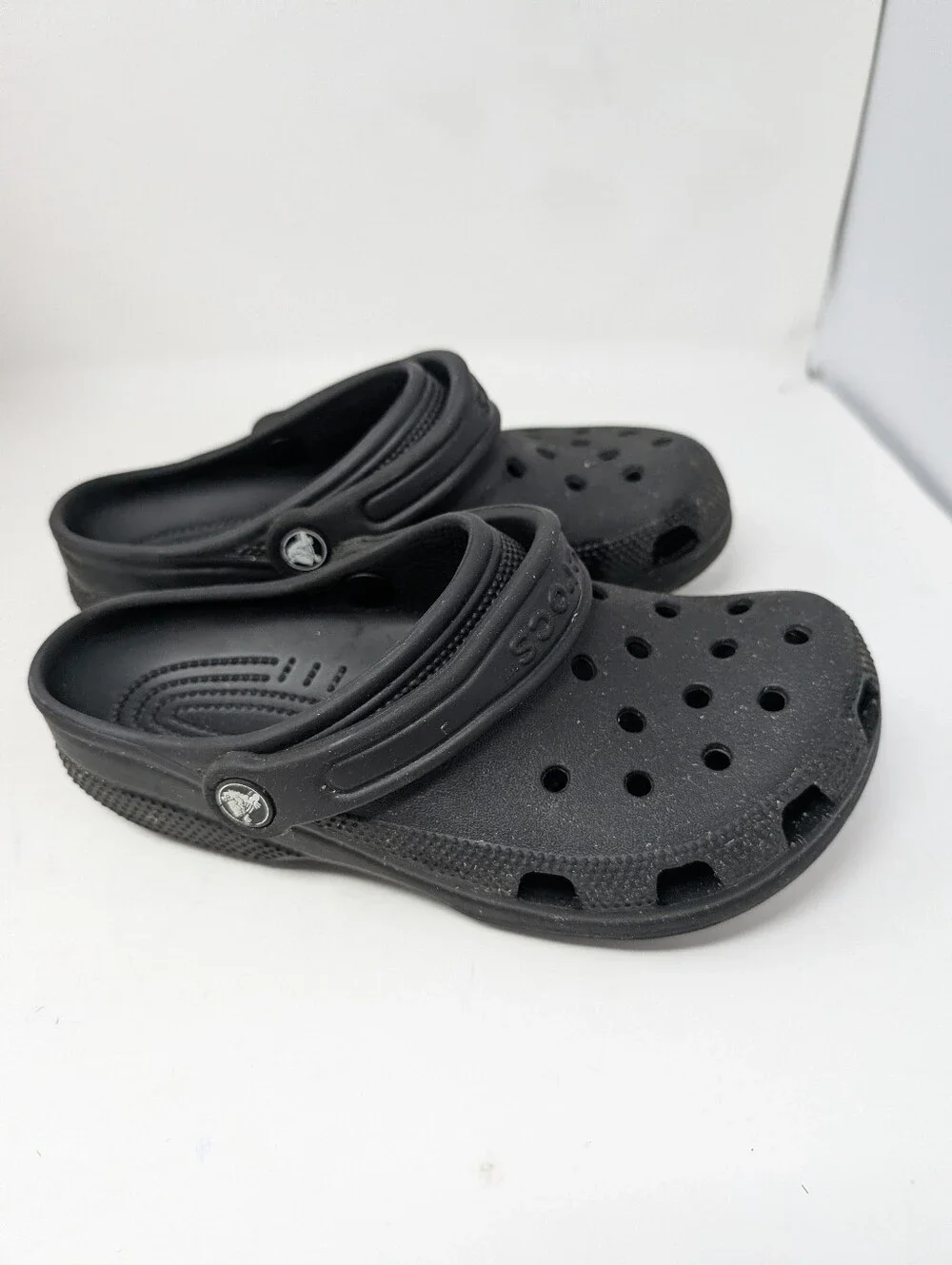 Crocs Classic Clog Black Unisex Slip-On Shoes sz J5